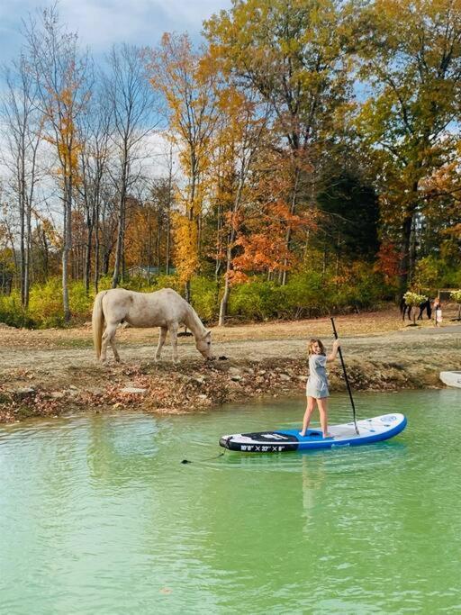 הוילה Loveland Large Log Cabin Chalet W/ Hot Tub - Horses & Lake! מראה חיצוני תמונה